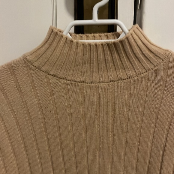 OAK+FORT beige turtle neck - Picture 2 of 4